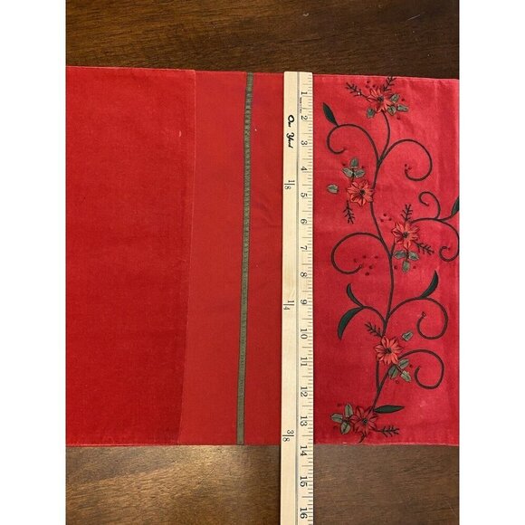 5 Christmas Placemats Red Velvet 100% Cotton ~ 14" x 19" Matching Table Runner - Picture 6 of 11